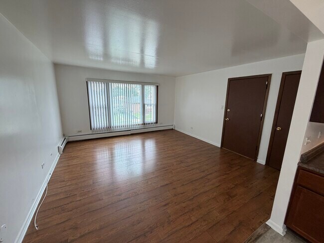 Foto del edificio - 4549 Forest Ave