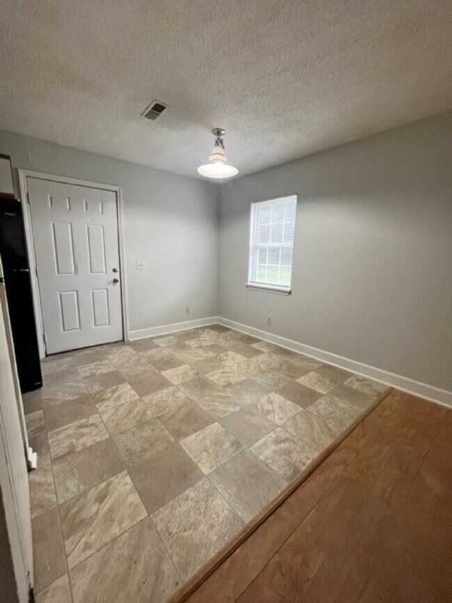 Foto del edificio - 2 Bedroom 2 Bath House Available in Asheboro