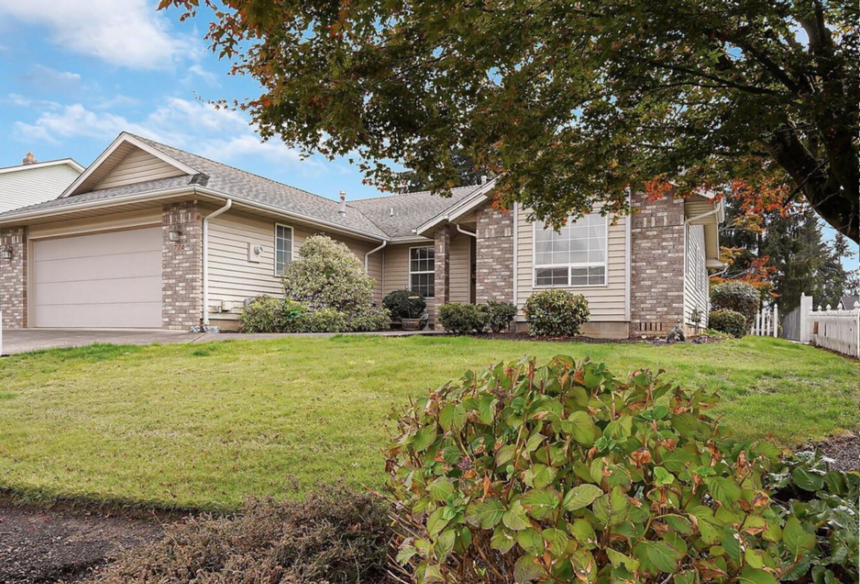 Foto principal - Spacious 3 Bed / 2 Bath House for Rent on ...