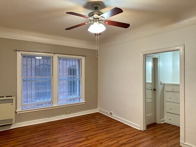 Estudio en el primer piso - Edgemont & Banbury Manor Apartments