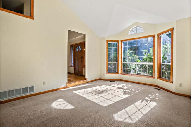 Building Photo - 685 Jasmine Pl NW