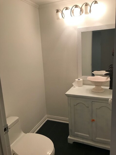 Guest bathroom - 2216 S Bentley Ave