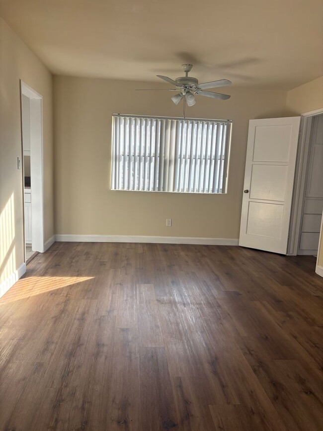 Foto del edificio - 9016 Reading Ave