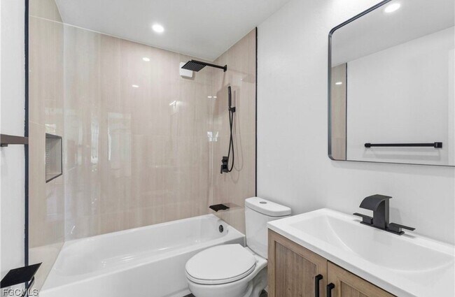 Foto del edificio - 13670 Dowitcher Dr