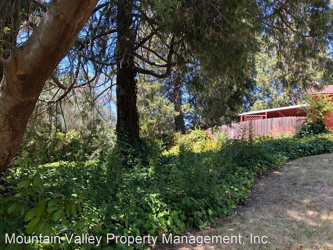 Foto del edificio - 3 br, 2 bath House - 110 Squire Lane