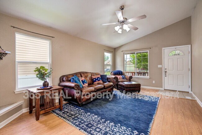 Building Photo - 1360 Saginaw Pointe Dr