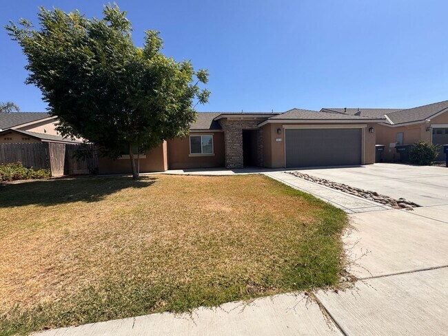 Foto del edificio - Lovely Home for rent in Hanford,Ca