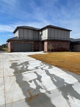 Building Photo - 4612 Enclave Dr