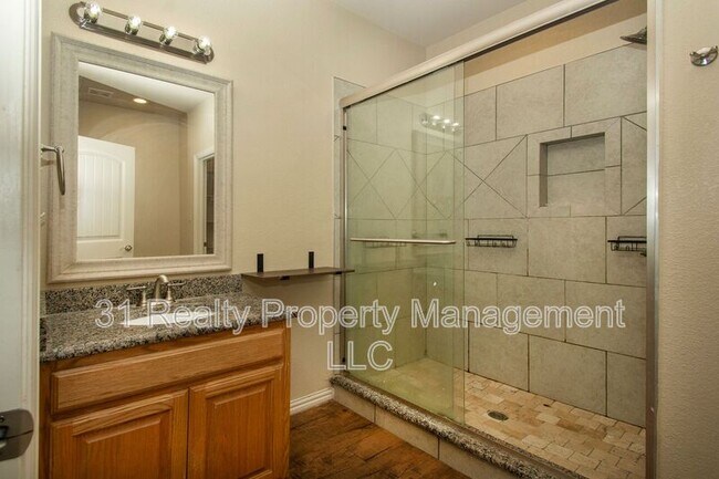Foto del edificio - 700 E Bullock St