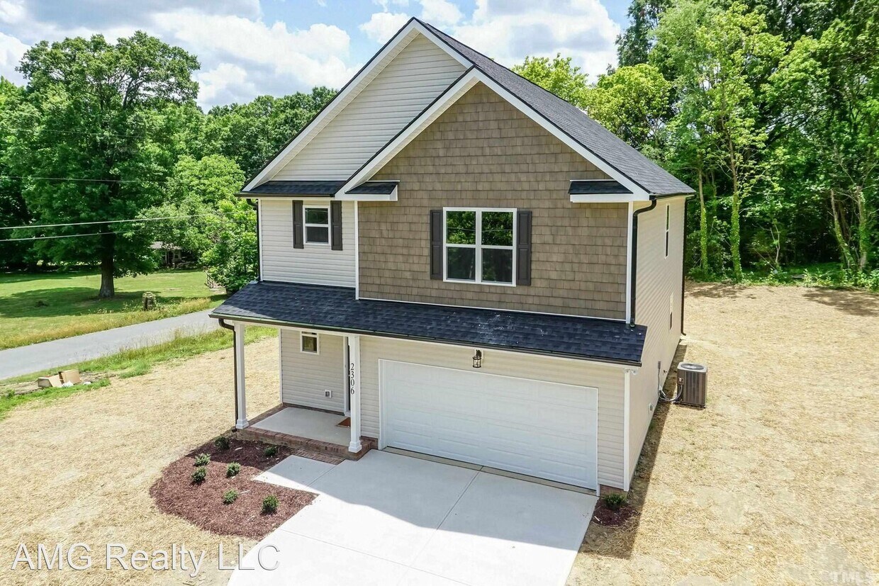 4 br, 2.5 bath House 2306 Radiance Dr House for Rent in Burlington