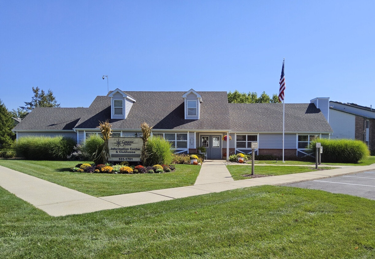 Foto principal - Compass Pointe Apartments