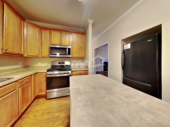 Foto del edificio - 708 Austin Creek Dr