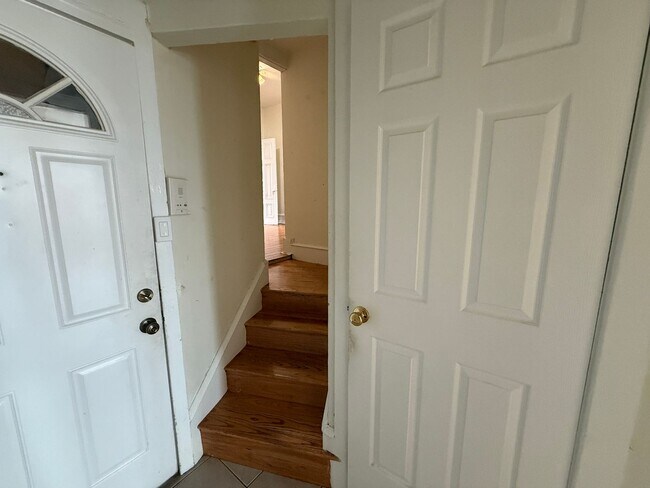 Building Photo - Newly Renovated Apartment in Brewerytown