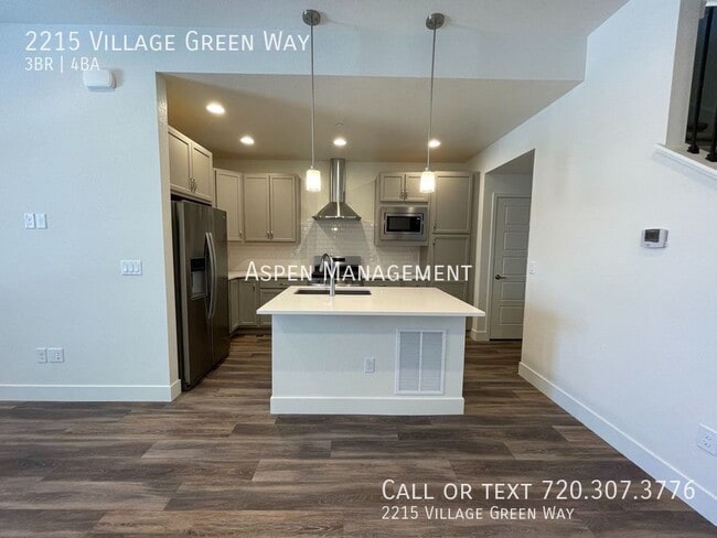 Building Photo - 2215 Village Green Way