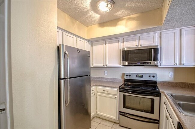 Foto del edificio - 9835 Walnut St