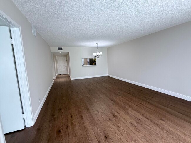 Building Photo - 800 SW 125th Way