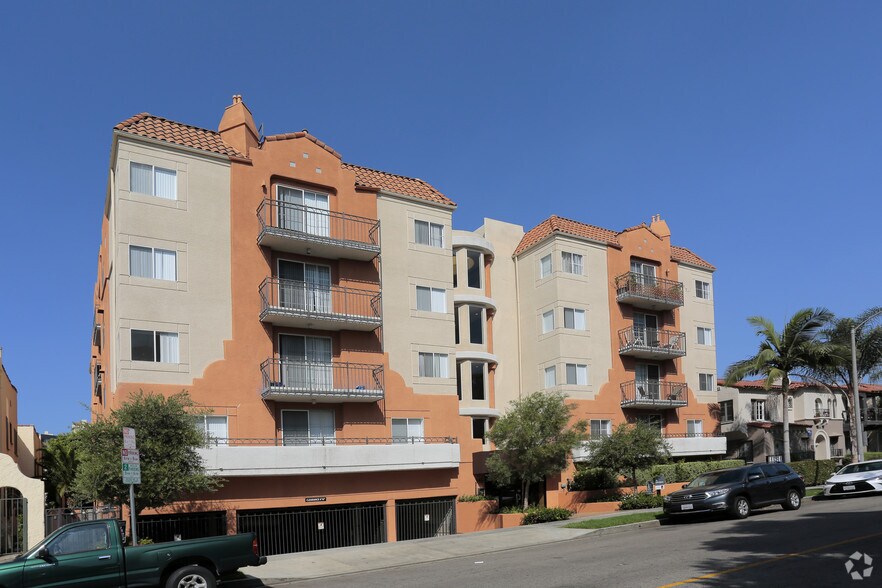 345 Cloverdale Rentals Los Angeles, CA