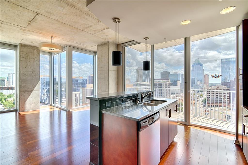 Primary Photo - 360 Nueces St