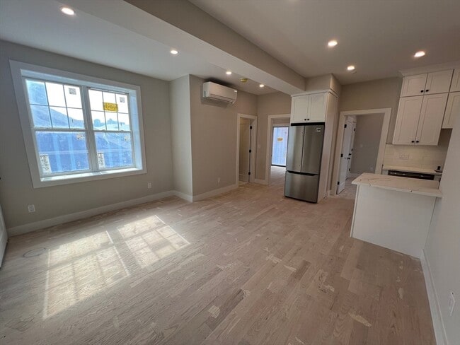 Building Photo - 58 Lubec St