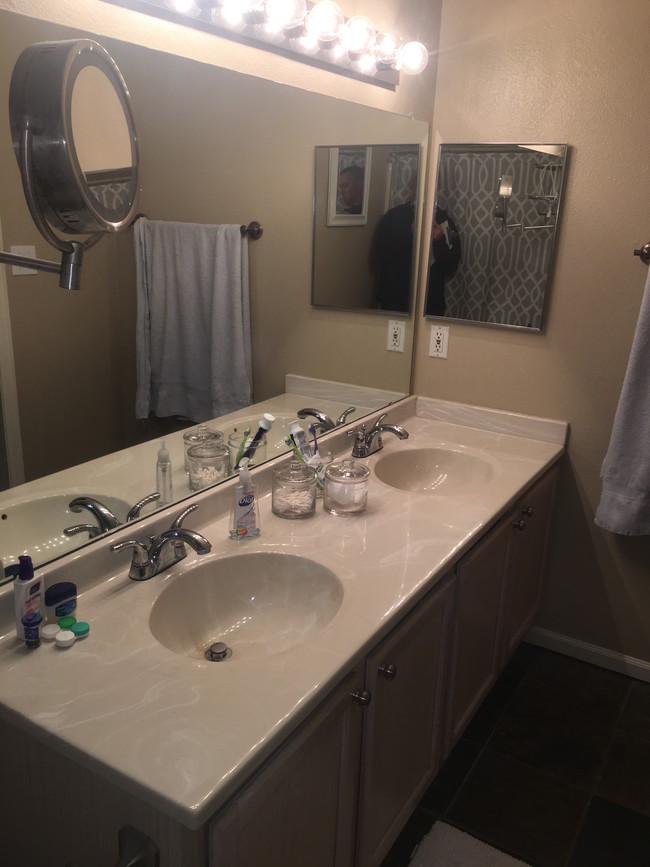 Building Photo - 8415 Pebble Creek Way