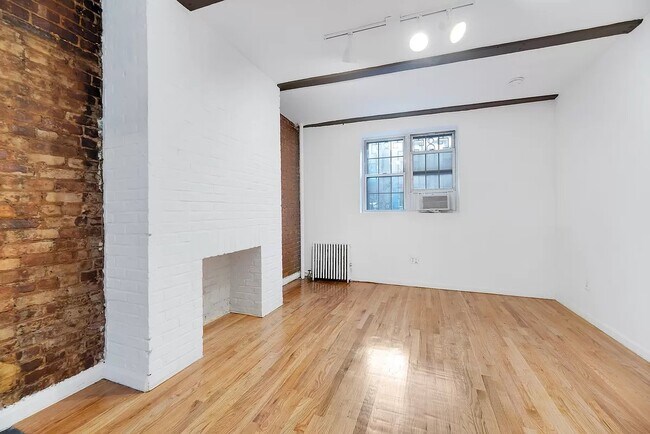 Building Photo - 224 Sullivan Street