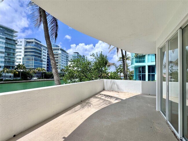 Foto del edificio - 5970 Indian Creek Dr