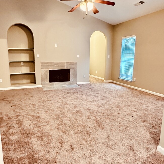 Building Photo - 5333 Cottage Cir