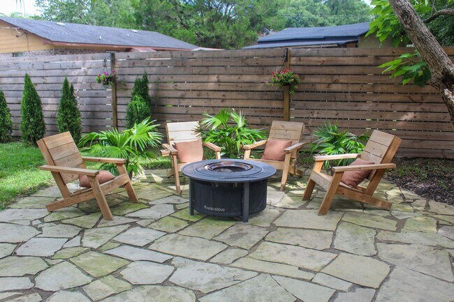 Foto del edificio - Renovated 3-Bedroom Single-Story Home with...
