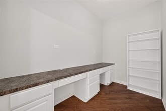 Building Photo - 18 Petal Park Pl