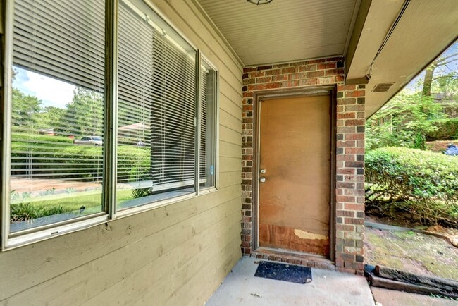 Building Photo - 80 Cedar Dr