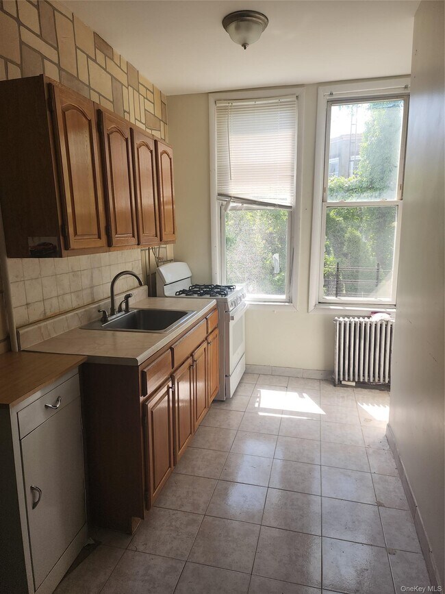 Foto del edificio - 60-42-60-67 67th Ave