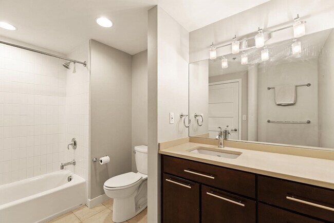 Foto del edificio - 1241-1255-1255 Adams St