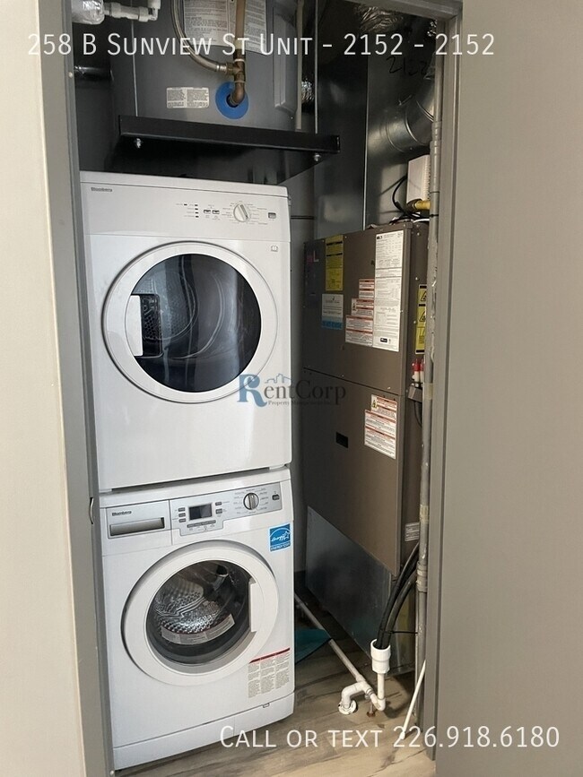 Building Photo - 258B Sunview St