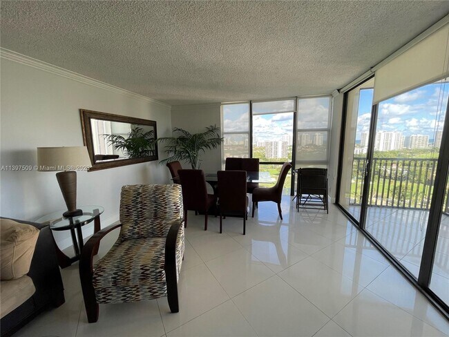 Building Photo - 20301 W Country Club Dr