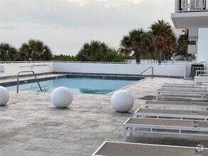 Building Photo - 401 Ocean Dr
