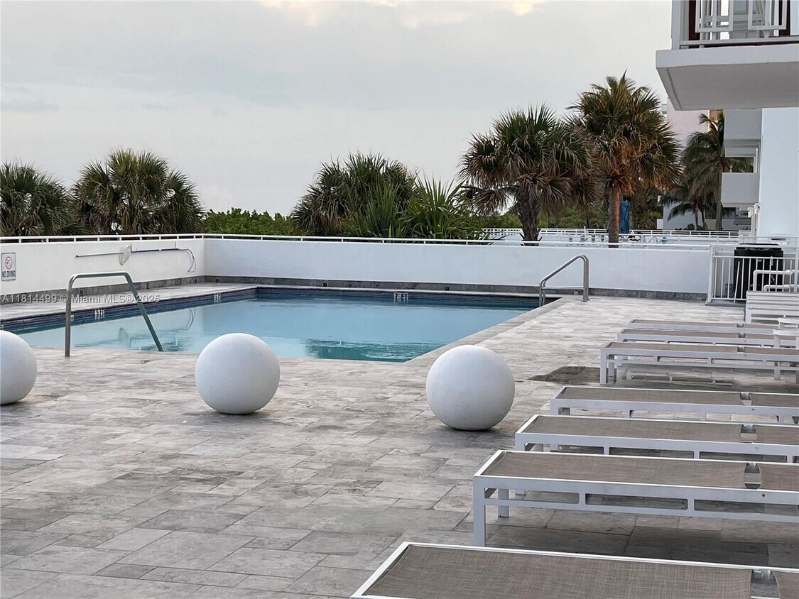 Primary Photo - 401 Ocean Dr