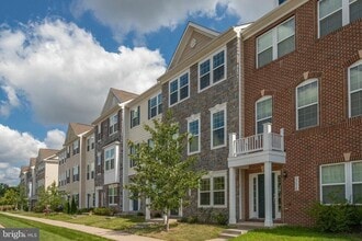 Building Photo - 25636 Pleasant Valley Rd