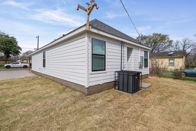 Building Photo - 778 Hanley St