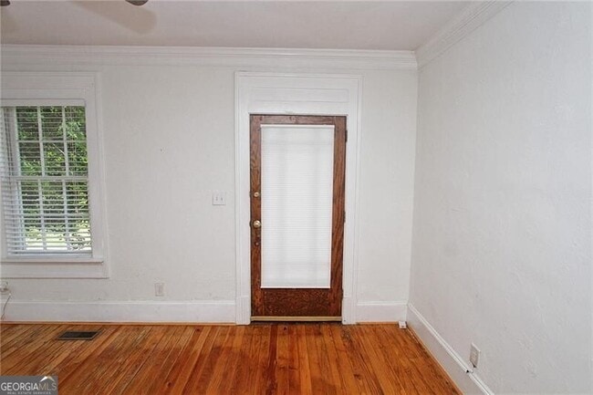 Foto del edificio - 2874 Burden St NW