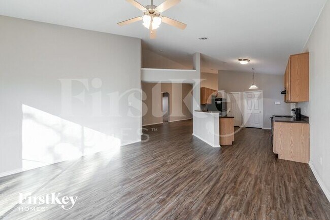 Foto del edificio - 1824 Fairbanks Dr