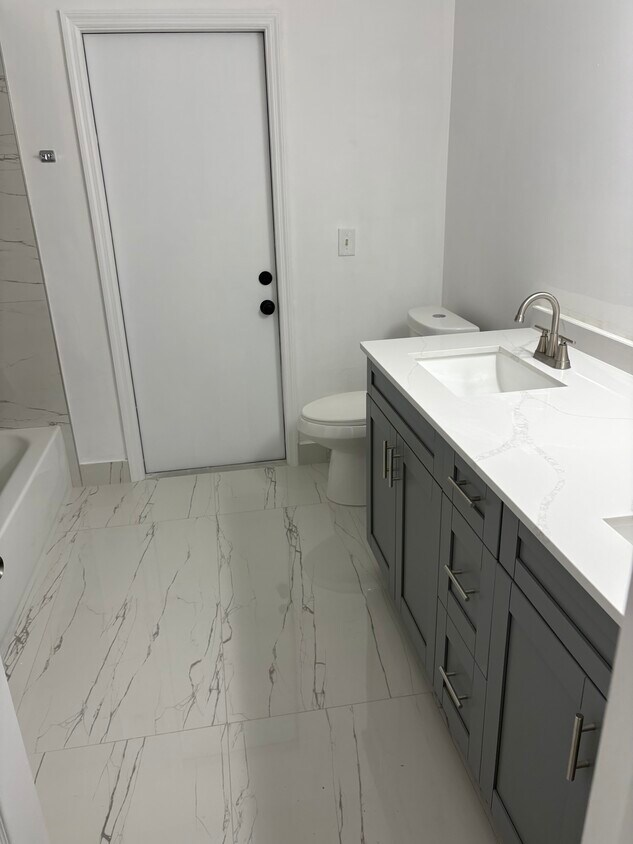 Foto principal - 6268 NW 53rd St