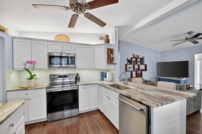 Building Photo - 318 Glen Arbor Terrace