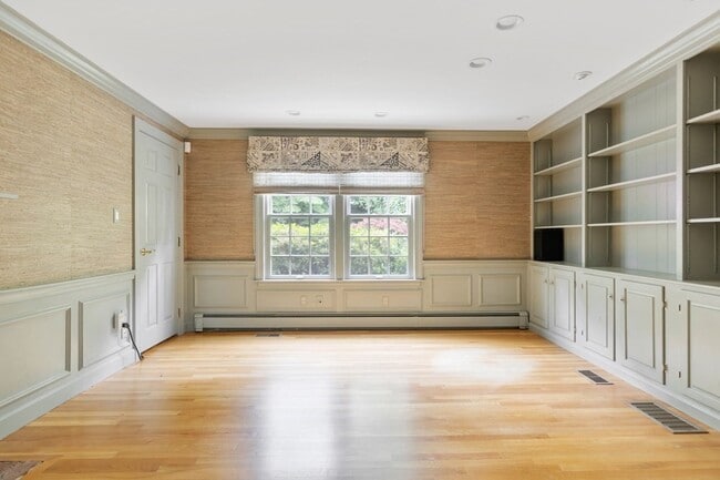 Foto del edificio - 263 Morse Rd