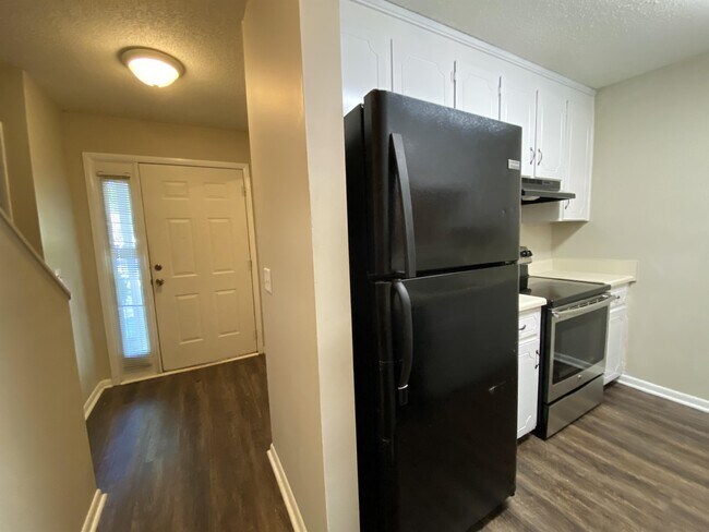 Building Photo - 137 Candlebrook Dr