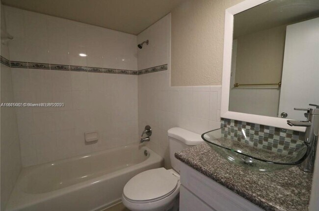 Foto del edificio - 6045 NW 186th St