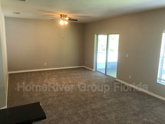 Foto del edificio - 7217 Wakeview Dr