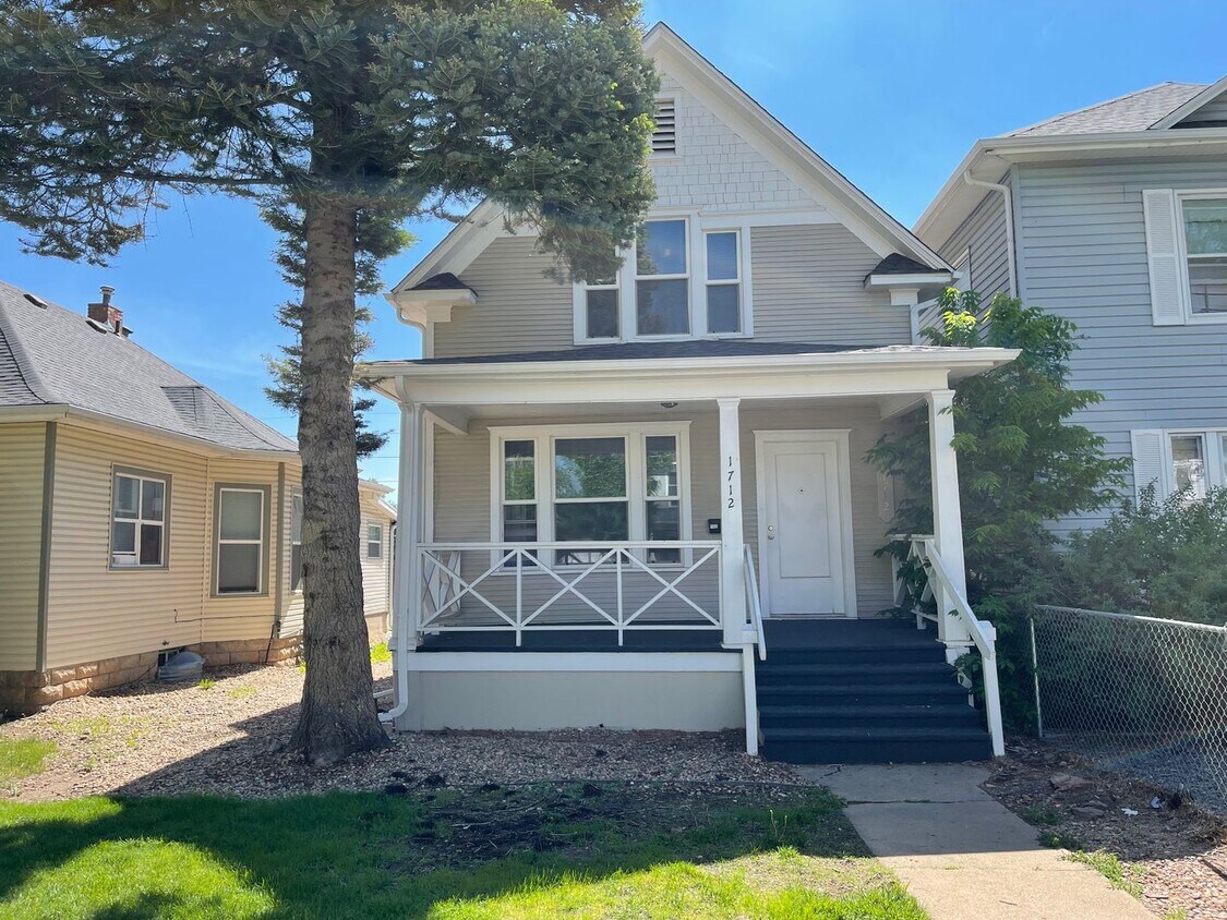 Primary Photo - PRE-LEASING! Available May 31st.