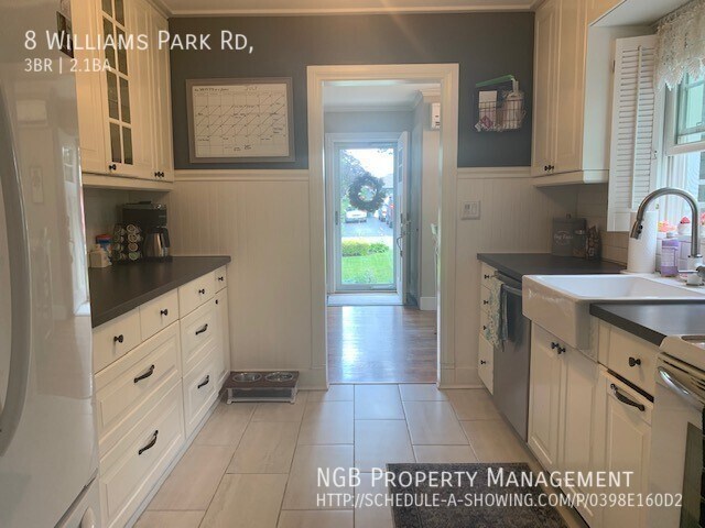 Building Photo - 8 Williams Park Rd