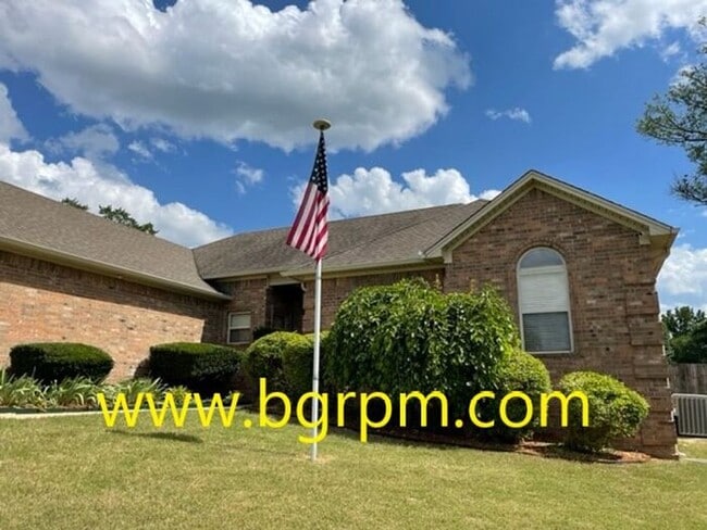 Building Photo - 4 BD, 2 BA, in Jacksonville