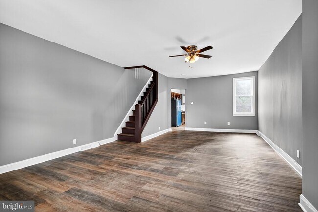 Building Photo - 15 Adella Ave